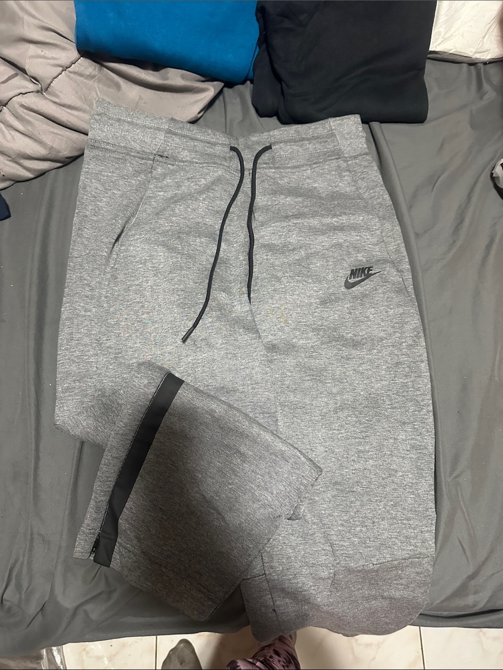 Nike Gray Heather Jogger Sweatpants with Black Drawcord